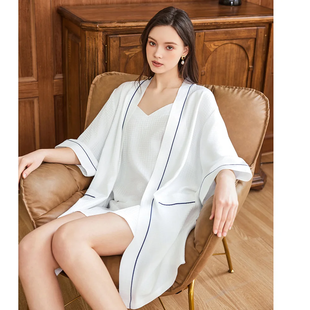 Waffle Jacquard 100% Mulberry  - đánh giá và giá Robe Silk Women
